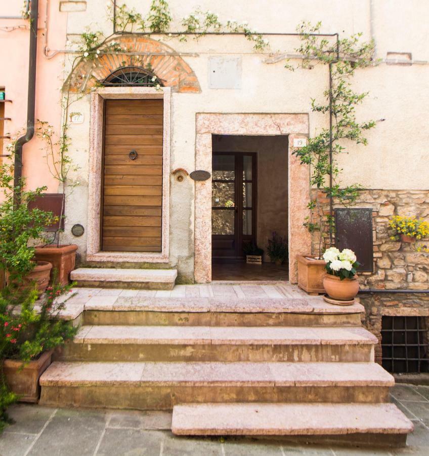 Апартаменты Le Dame Del Borgo Сассетта Экстерьер фото